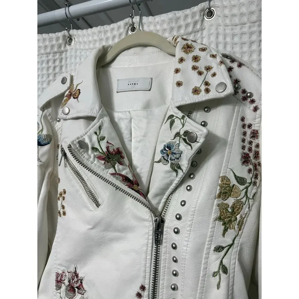 Blank NYC White Embroidered Floral Vegan Leather Moto Jacket Sz Med - Picture 6 of 10